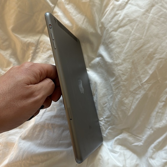 Apple iPad mini 2 MODEL A1490 - Picture 8 of 11